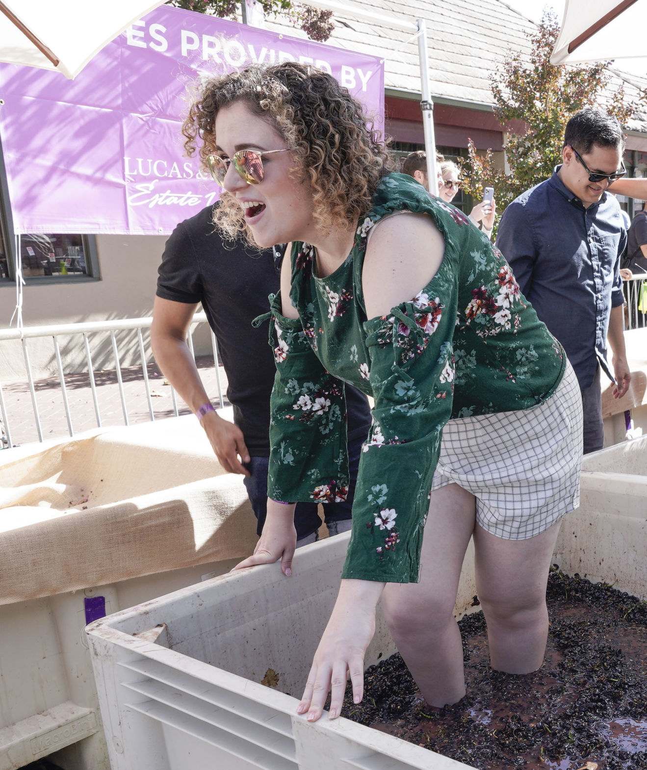 101919 Grape Stomp 14.jpg